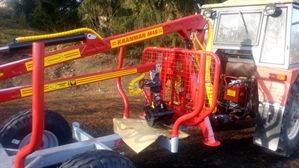 Detail hydraulické ruky a ovládání přívěsu Kranman za traktorem